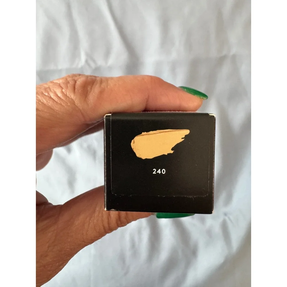 Fenty Beauty Soft'Lit Naturally Luminous Longwear Foundation Shade 240 1.08oz‎